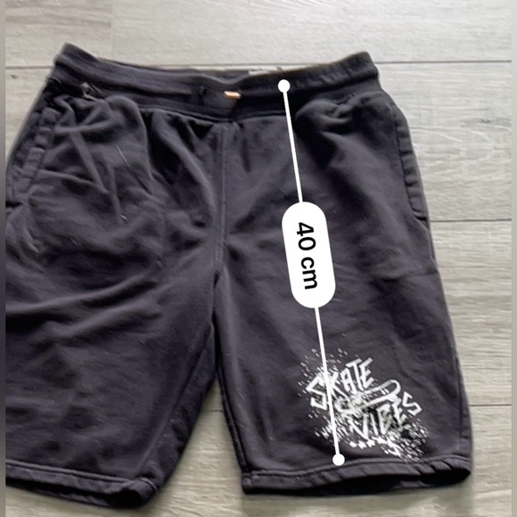 H&M Shorts, size: 11-12yrs - Picture 4 of 4